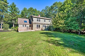 Charming Saco Home w/ Deck, 5 Mi to Beach!