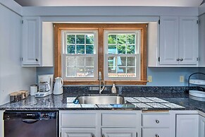 Charming Saco Home w/ Deck, 5 Mi to Beach!