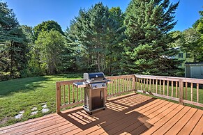 Charming Saco Home w/ Deck, 5 Mi to Beach!