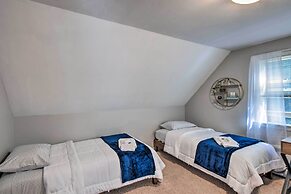 Charming Saco Home w/ Deck, 5 Mi to Beach!