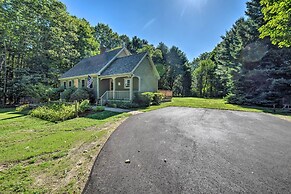 Charming Saco Home w/ Deck, 5 Mi to Beach!