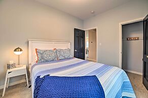 Chic Manistee Cottage: Steps to Lake Michigan!