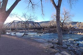 Cañon City Casa w/ Spacious, Private Yard!