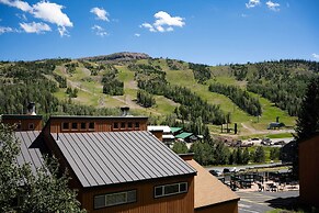 Brian Head Condo: Steps to Giant Steps Ski Lodge