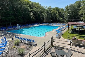 Near Skiing & Hiking: Gouldsboro Home w/ Hot Tub