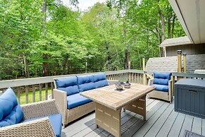 Near Skiing & Hiking: Gouldsboro Home w/ Hot Tub