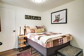 North Bend Home w/ Cornhole Court & Putting Green