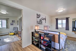 North Bend Home w/ Cornhole Court & Putting Green