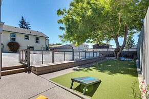 North Bend Home w/ Cornhole Court & Putting Green