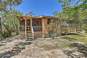 Cozy Hatteras Island Abode ~ 1 Mi to Frisco Beach!
