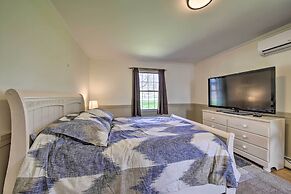 Cozy Colonial Home w/ Bay Access & Water View