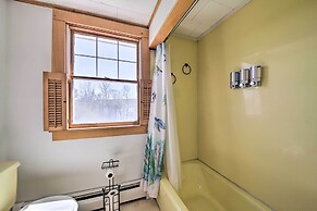 Cozy Colonial Home w/ Bay Access & Water View