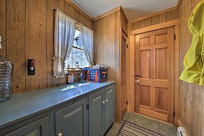 Cozy Colonial Home w/ Bay Access & Water View