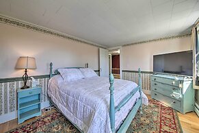 Cozy Colonial Home w/ Bay Access & Water View