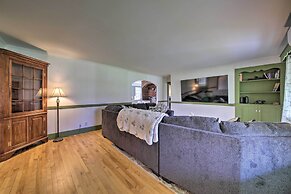 Cozy Colonial Home w/ Bay Access & Water View