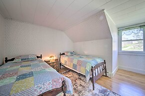 Cozy Colonial Home w/ Bay Access & Water View