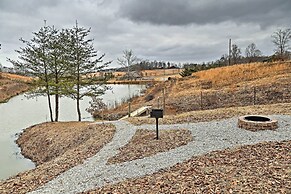 Cozy East Bernstadt Cabin w/ Porch + Fishing Lake!