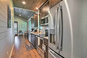 Fire Pit & Deck: Mtn-view Glenville Getaway!