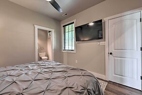 Fire Pit & Deck: Mtn-view Glenville Getaway!