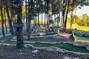 Fire Pit & Deck: Mtn-view Glenville Getaway!