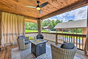 Fire Pit & Deck: Mtn-view Glenville Getaway!