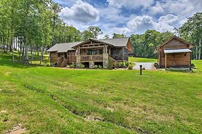 Fire Pit & Deck: Mtn-view Glenville Getaway!