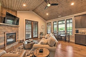 Fire Pit & Deck: Mtn-view Glenville Getaway!