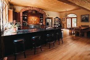 'big House Lodge' - Cle Elum Retreat on 8 Acres!