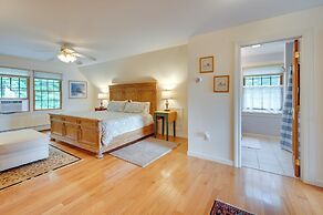 Cozy Easton Getaway w/ Hot Tub, Gas Grill!