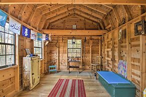 Cozy Easton Getaway w/ Hot Tub, Gas Grill!