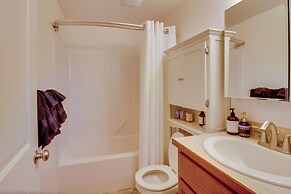 Beautiful Pet-friendly Washougal Home w/ Fire Pit!