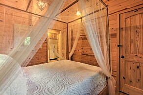 Rustic Gatlinburg Chalet w/ Hot Tub: 2 Mi to Town