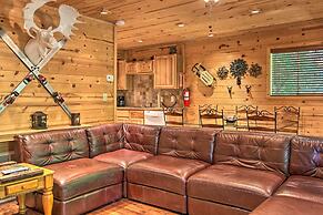 Rustic Gatlinburg Chalet w/ Hot Tub: 2 Mi to Town