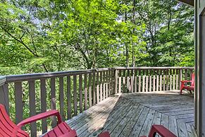 Rustic Gatlinburg Chalet w/ Hot Tub: 2 Mi to Town