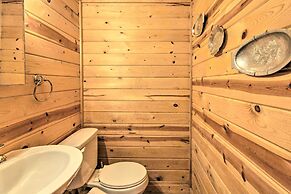 Rustic Gatlinburg Chalet w/ Hot Tub: 2 Mi to Town