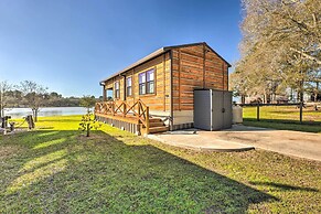 Cozy, New-build Cabin: Steps to Lake Conroe!