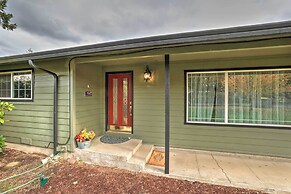 5-acre Getaway w/ Mtn View ~ 14 Mi to Eugene!