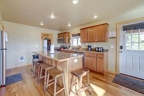 Custom Log Cabin w/ Views - 20 Mi. to Yellowstone!