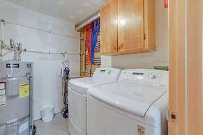 Custom Log Cabin w/ Views - 20 Mi. to Yellowstone!