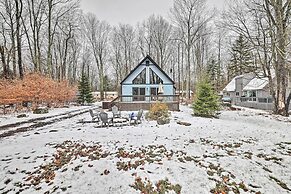 Walk to Arrowhead Lake: Cabin w/ Private Hot Tub!