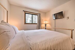 Walk to Arrowhead Lake: Cabin w/ Private Hot Tub!