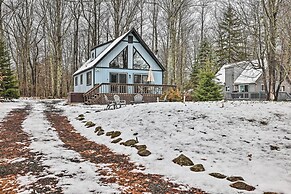 Walk to Arrowhead Lake: Cabin w/ Private Hot Tub!