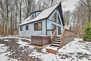 Walk to Arrowhead Lake: Cabin w/ Private Hot Tub!