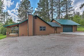 Family Cabin w/ Hot Tub + Patio - 9 Mi to Deadwood