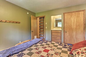 Lead Cabin ~ 9 Mi to Deadwood: Hot Tub + Patio!