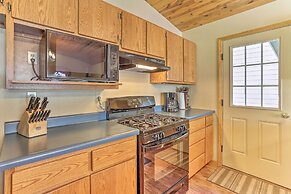 Lead Cabin ~ 9 Mi to Deadwood: Hot Tub + Patio!