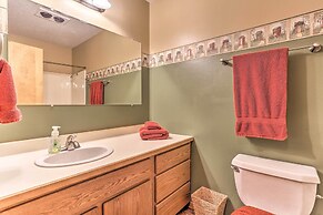 Lead Cabin ~ 9 Mi to Deadwood: Hot Tub + Patio!