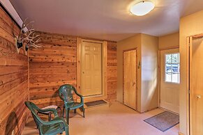 Lead Cabin ~ 9 Mi to Deadwood: Hot Tub + Patio!