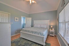 Deck & Grill: Walkable Crystal Beach House!