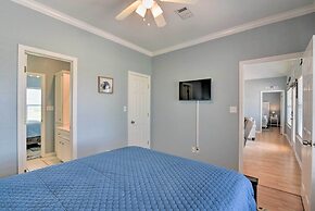 Deck & Grill: Walkable Crystal Beach House!